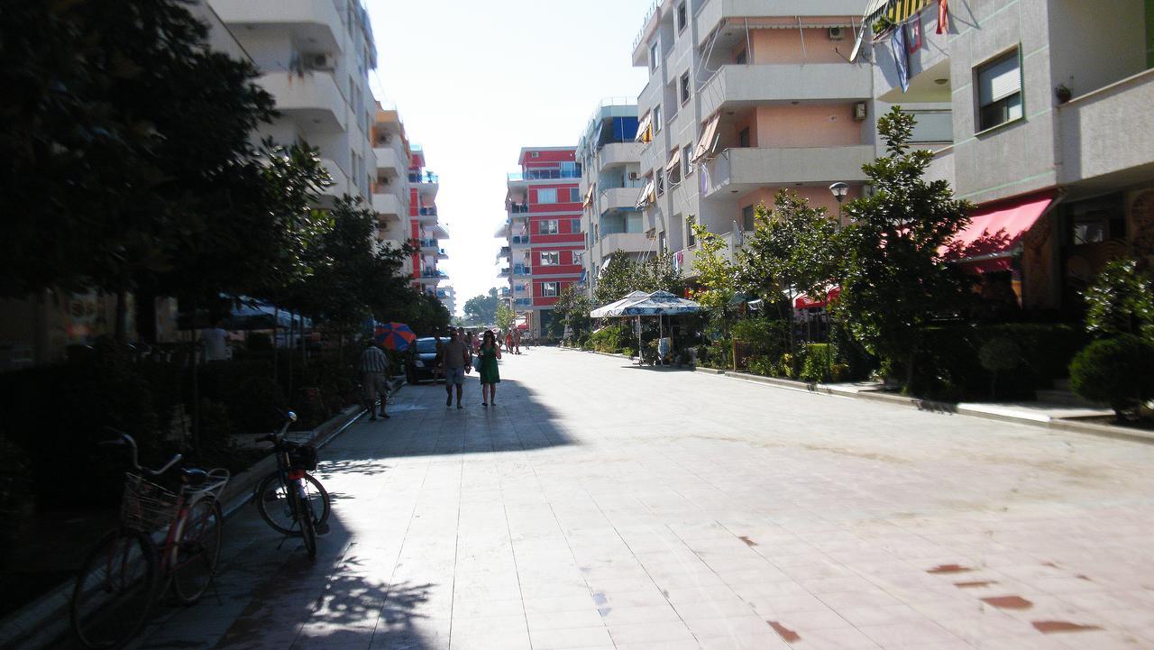 Hotel Aquarius Velipoje Exterior photo