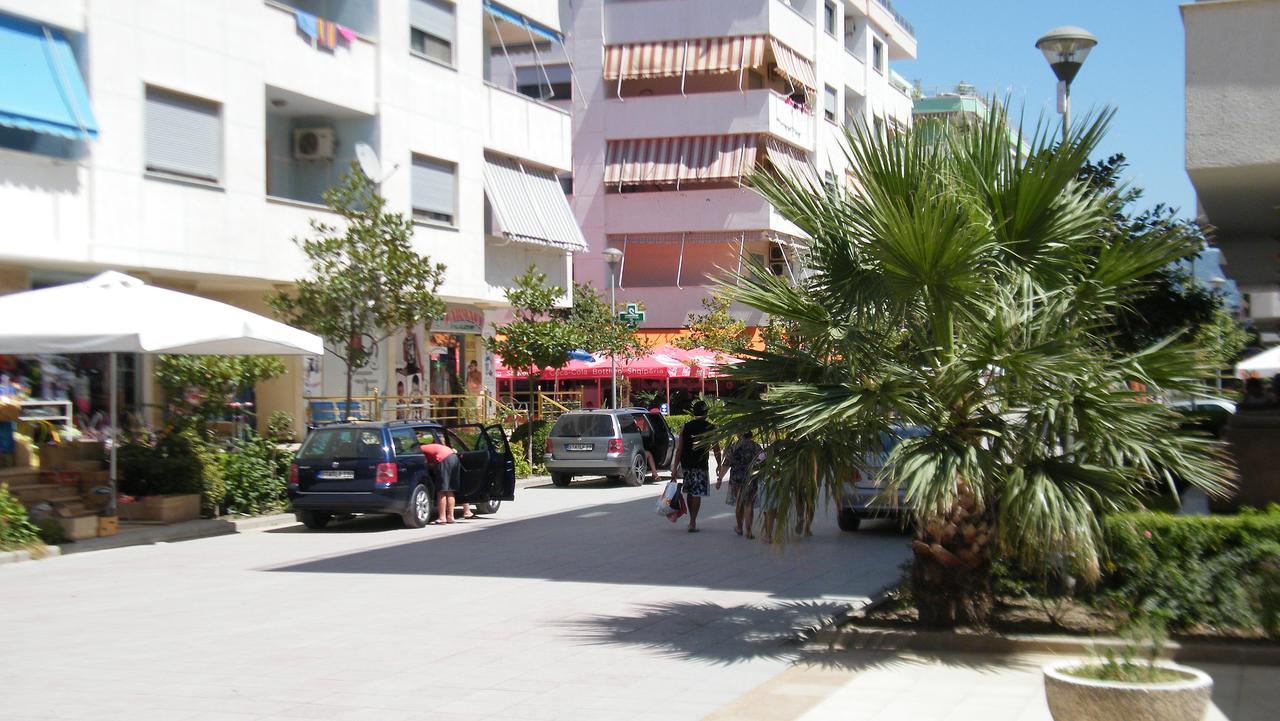 Hotel Aquarius Velipoje Exterior photo